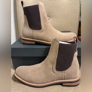 🔥NWT🔥 Nisolo Women’s Carmen Chelsea Suede Boot - Size 6